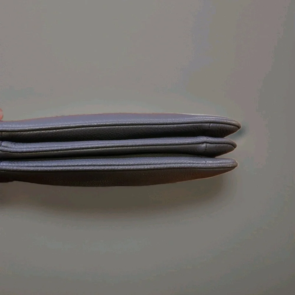 Kate Spade NY Pebbled Leather Triple Zip Clutch Wallet Pouch Gray 10x7 Large